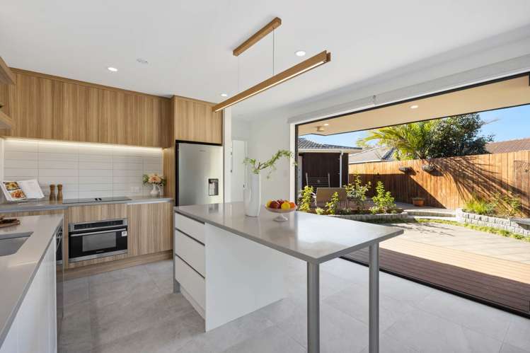 16 Maugham Drive Bucklands Beach_23