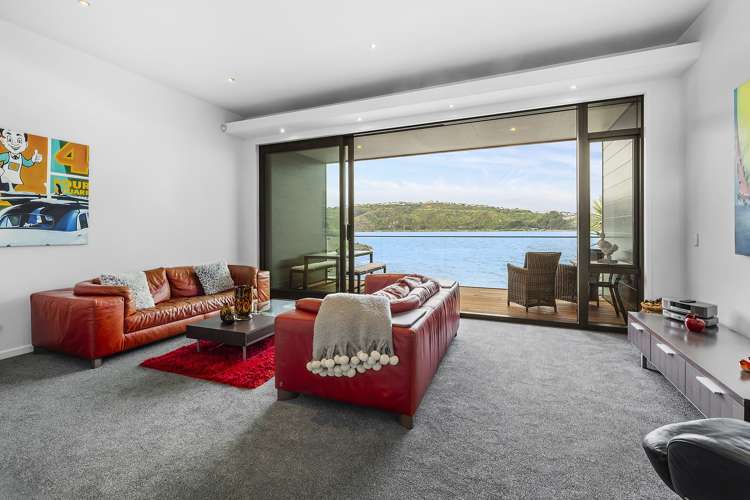 13/305 Evans Bay Parade Hataitai_6