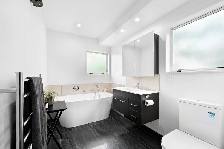 20 Longmont Terrace Churton Park_15