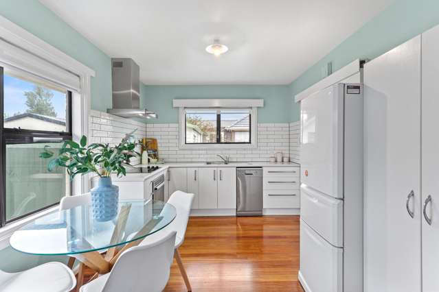 Modern, Sunny & Surprisingly Spacious - OPEN HOME SUN 1:45pm