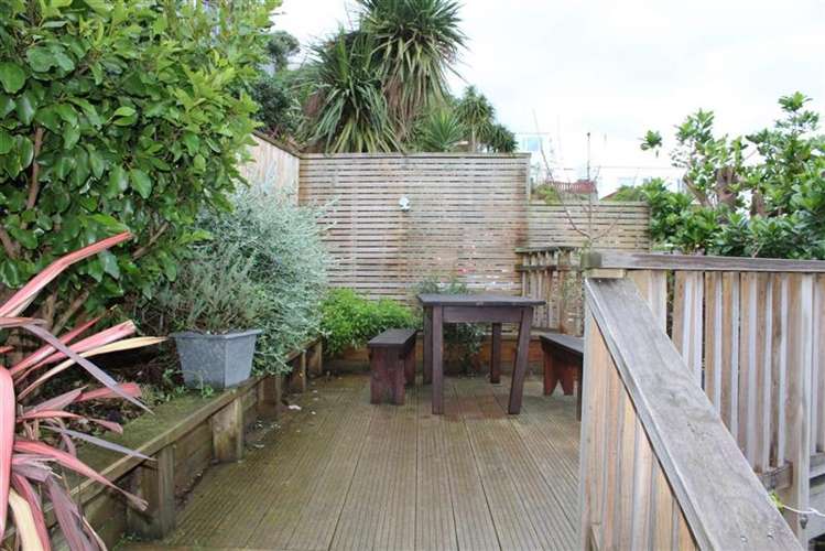 58 Shelly Bay Road Maupuia_9