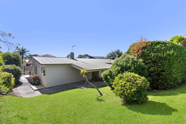 14 Tui Street Torbay_19