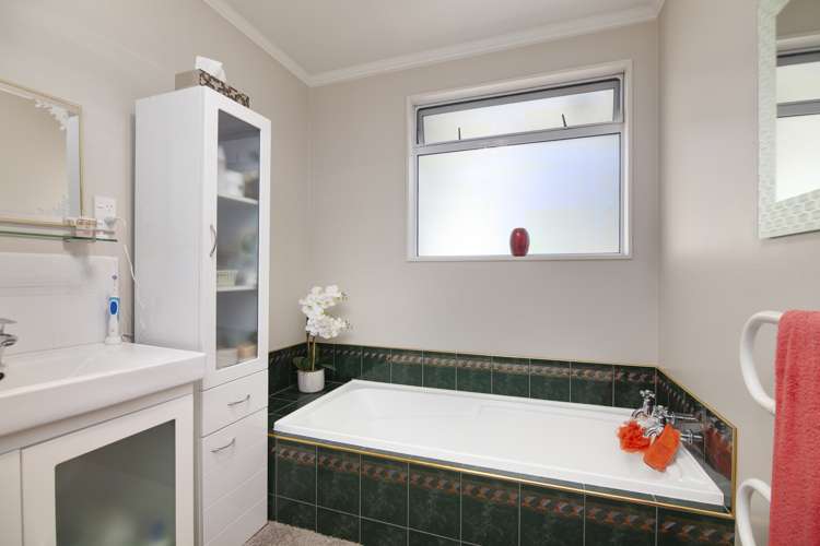 28 Olympus Way Richmond_8