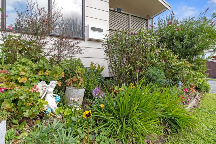 11a Emma Place Pukete_21