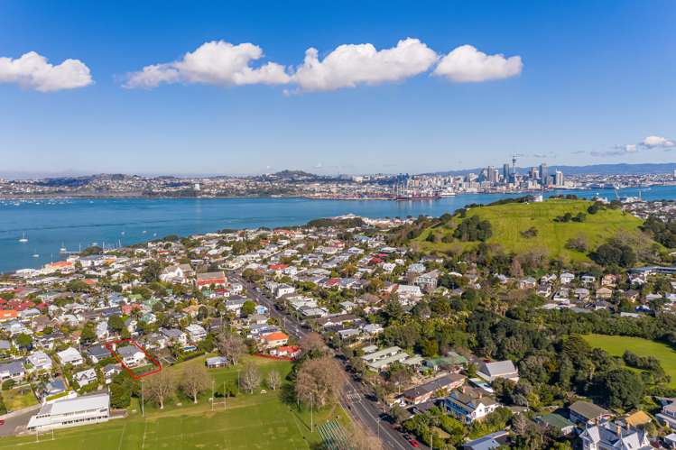 11 Burgess Road Devonport_24