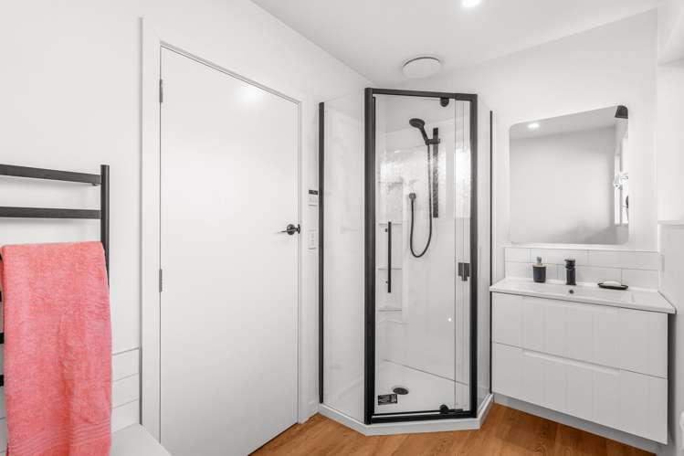 6 Larkhill Place Russley_16