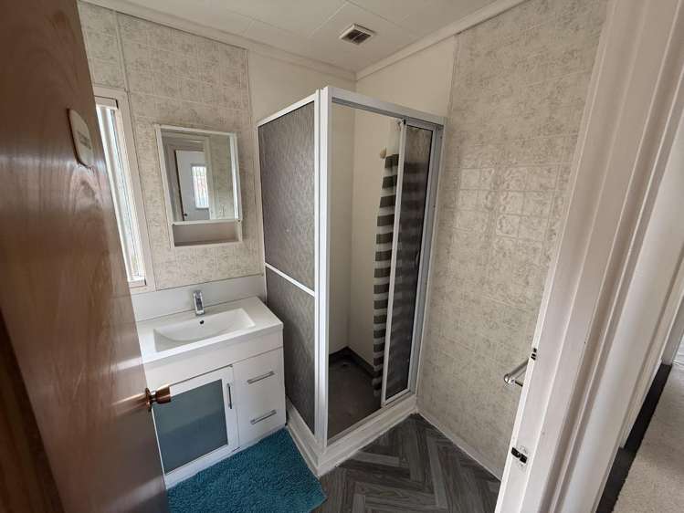 190 Universal Drive Henderson_8