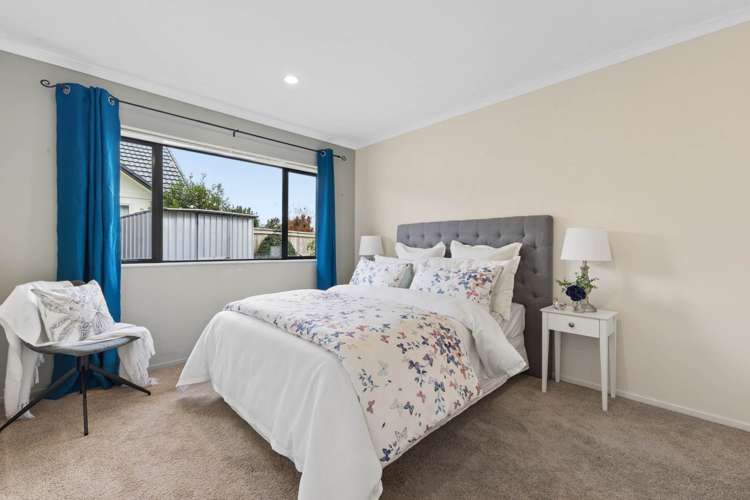 22 Castlehill Court Wattle Downs_18