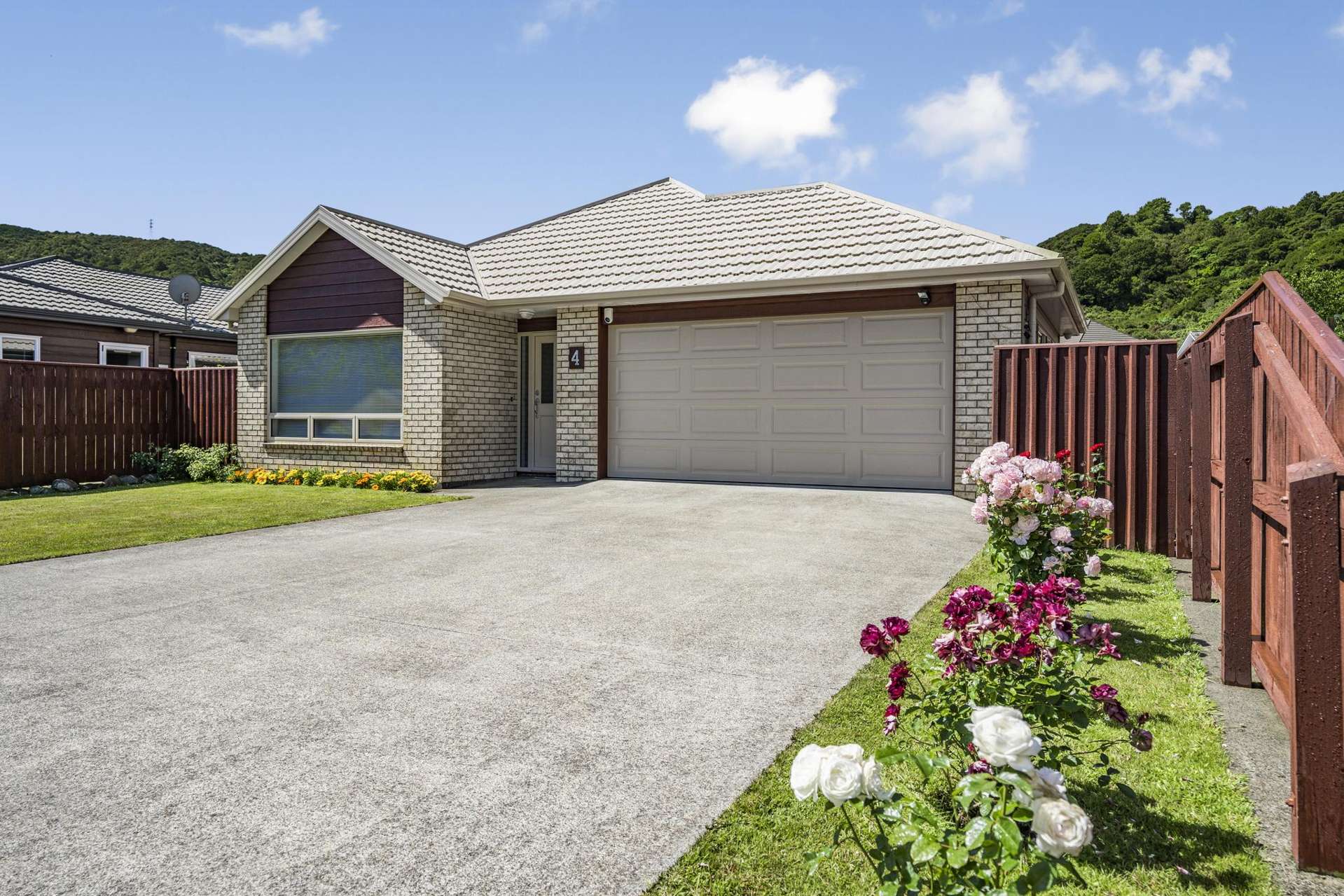 4 Sun Valley Grove Wainuiomata_0