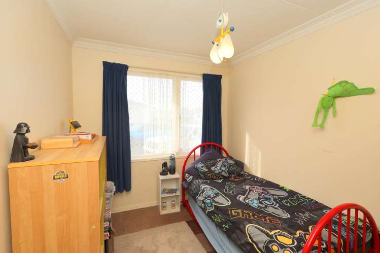2 Dundee Street Strathern_13
