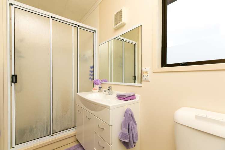 142 Parklands Avenue Bell Block_12