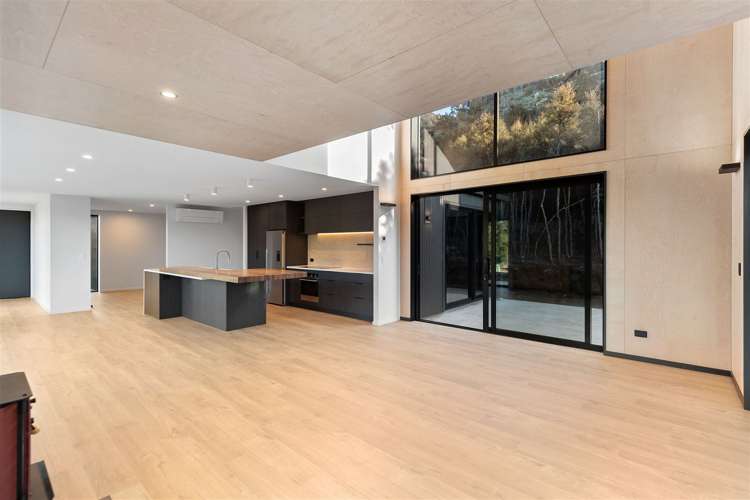 10 Goldie Lane Albert Town_4