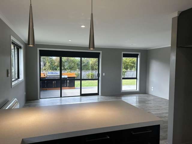 10 Les Wakefield Road 11192_2