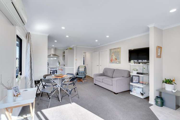 3/37 Saxbys Road Glenview_6