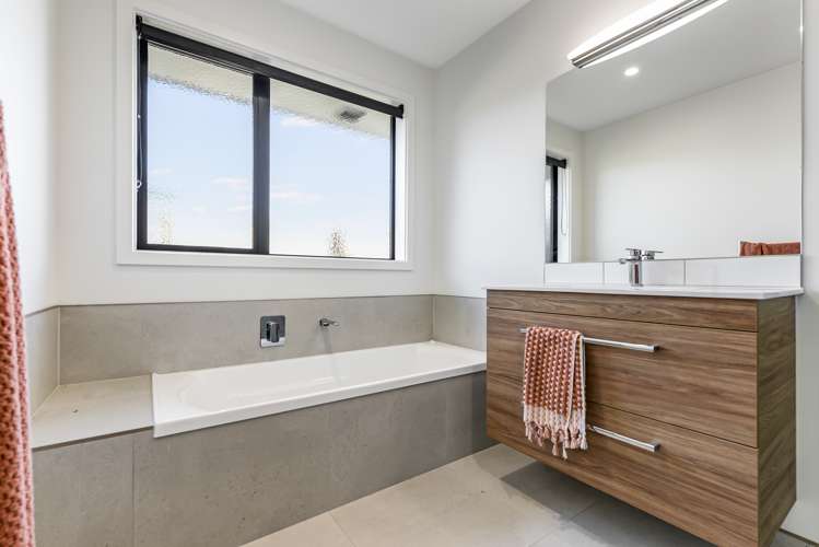 16 North Ridge Drive Rototuna North_15