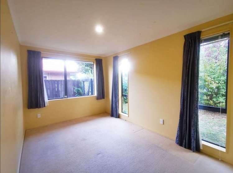 181 Old Farm Road Hamilton East_7