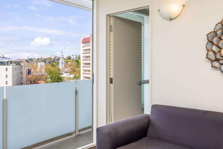 1112/10 Waterloo Quadrant Auckland Central_6