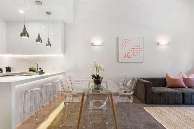 Iconic Dakota Apartments - The Heart of Parnell