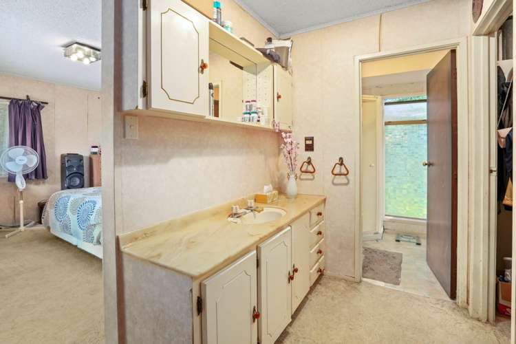 8 Deodar Place Totara Heights_13