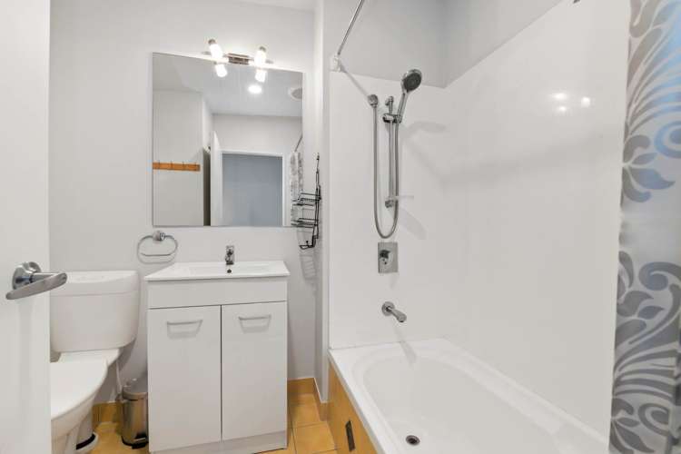 4/3 Riverside Road Orewa_9