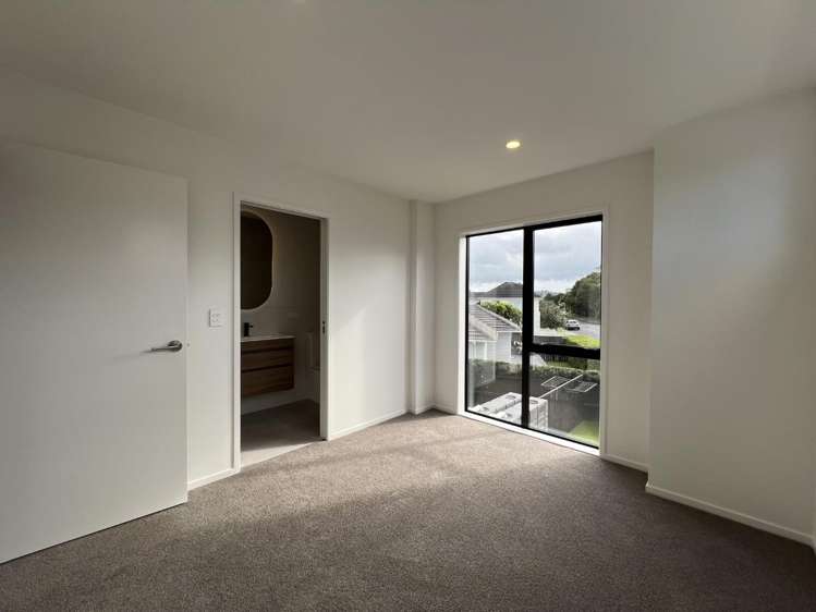 1/56 Kervil Avenue Te Atatu Peninsula_5