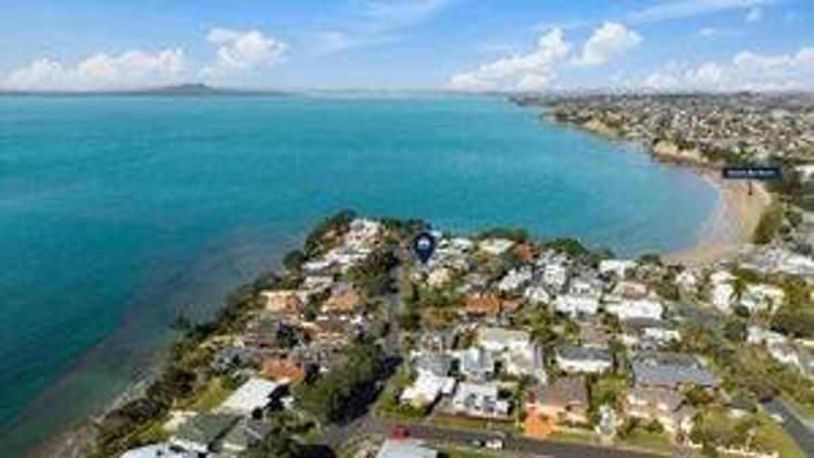 2/14 Clifton Road Waiake_18