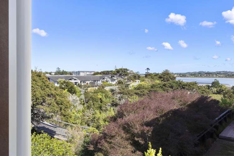 2/28 Nevill Road Hobsonville_4