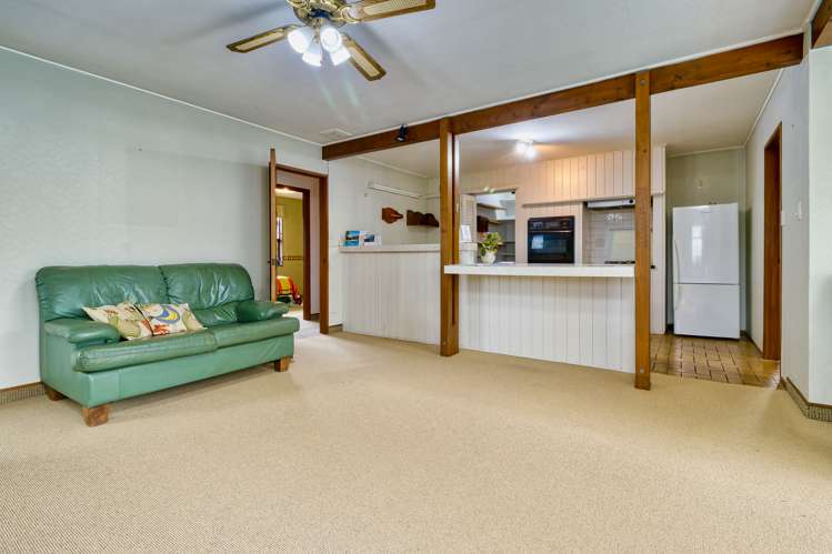 11 Deakin Place Clive_12