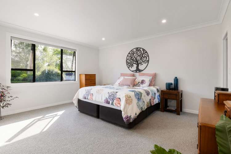 9 Shadbolt Drive Leamington_11