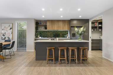 1A Lyons Avenue_4