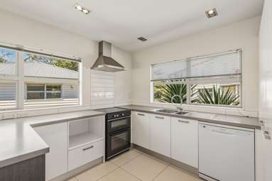2/49 Lysander Crescent_1