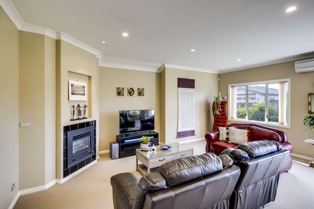 11 Heynes Place Clive_2