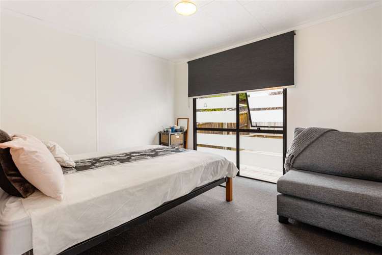 3 Maywood Crescent Glen Eden_13