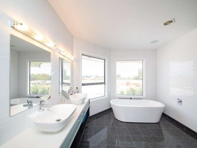 2 Orakei Road Kelvin Grove_13