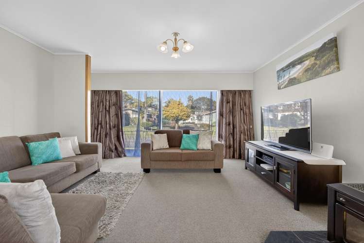 8 Jade Avenue Pakuranga Heights_1