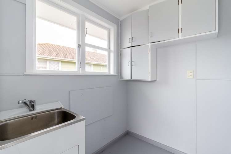 9 McLaren Crescent Onekawa_11