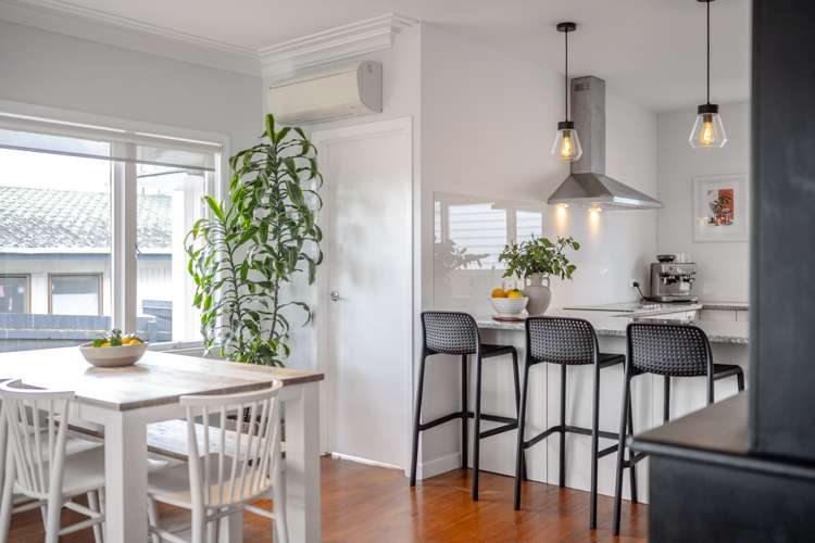 20 Bradbury Road Botany Downs_11