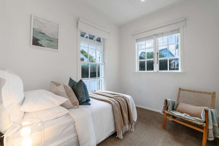 34 Beach Road Northcote Point_15