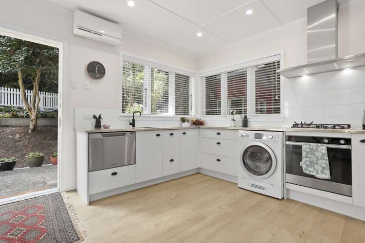 33 York Road Titirangi_8