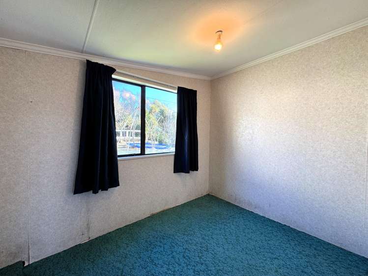 7 Rimu Street Kaka Point_12