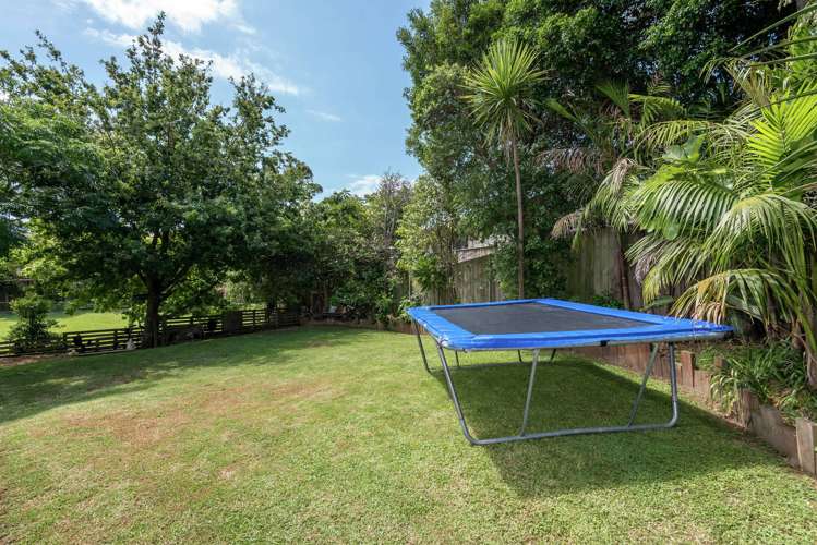 92 Beach Road Mellons Bay_5