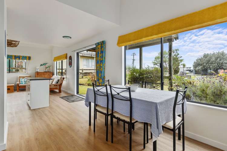 22 Pinedale Crescent Riversdale Beach_8