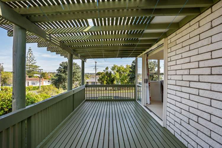 10 Matapouri Road Mangere Bridge_12