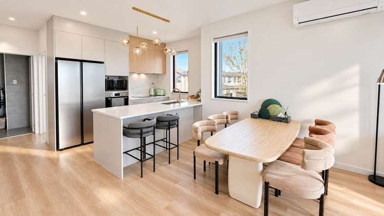 2 Papa Takaro Lane Flat Bush_15