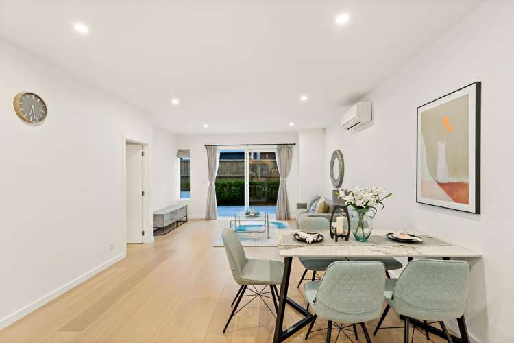 17C Holland Avenue Pt England_7