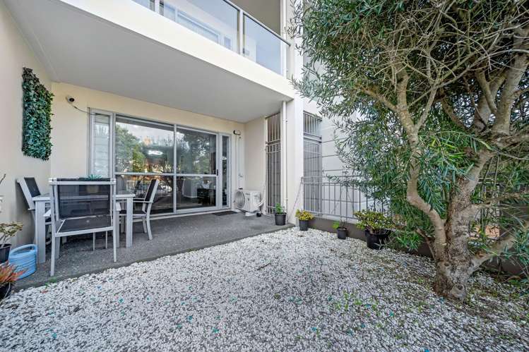 82A Michael Jones Drive Flat Bush_11