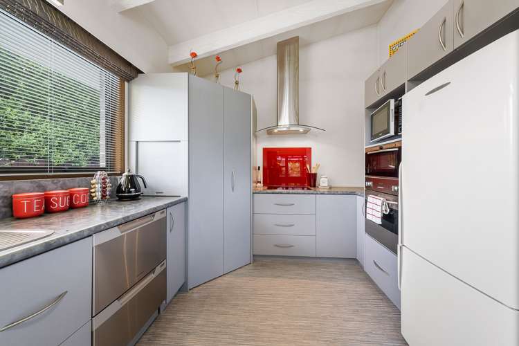 33b Dillons Point Road Islington_12