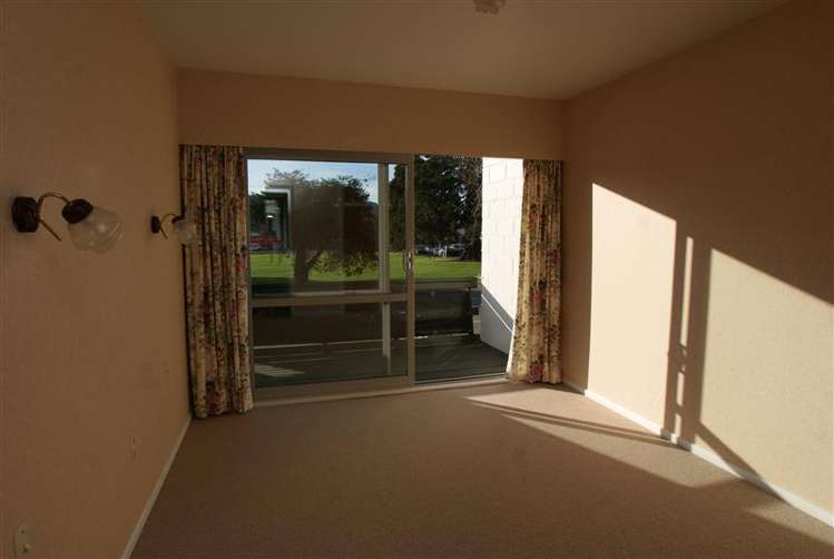 20a Nelson Square Picton_16