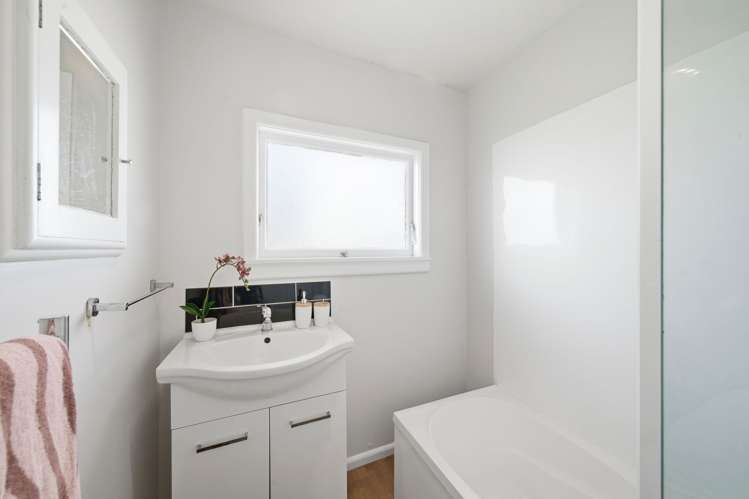 63 Tauiwi Crescent Hei Hei_12