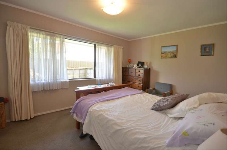 17b Pemberton Crescent Greerton_10